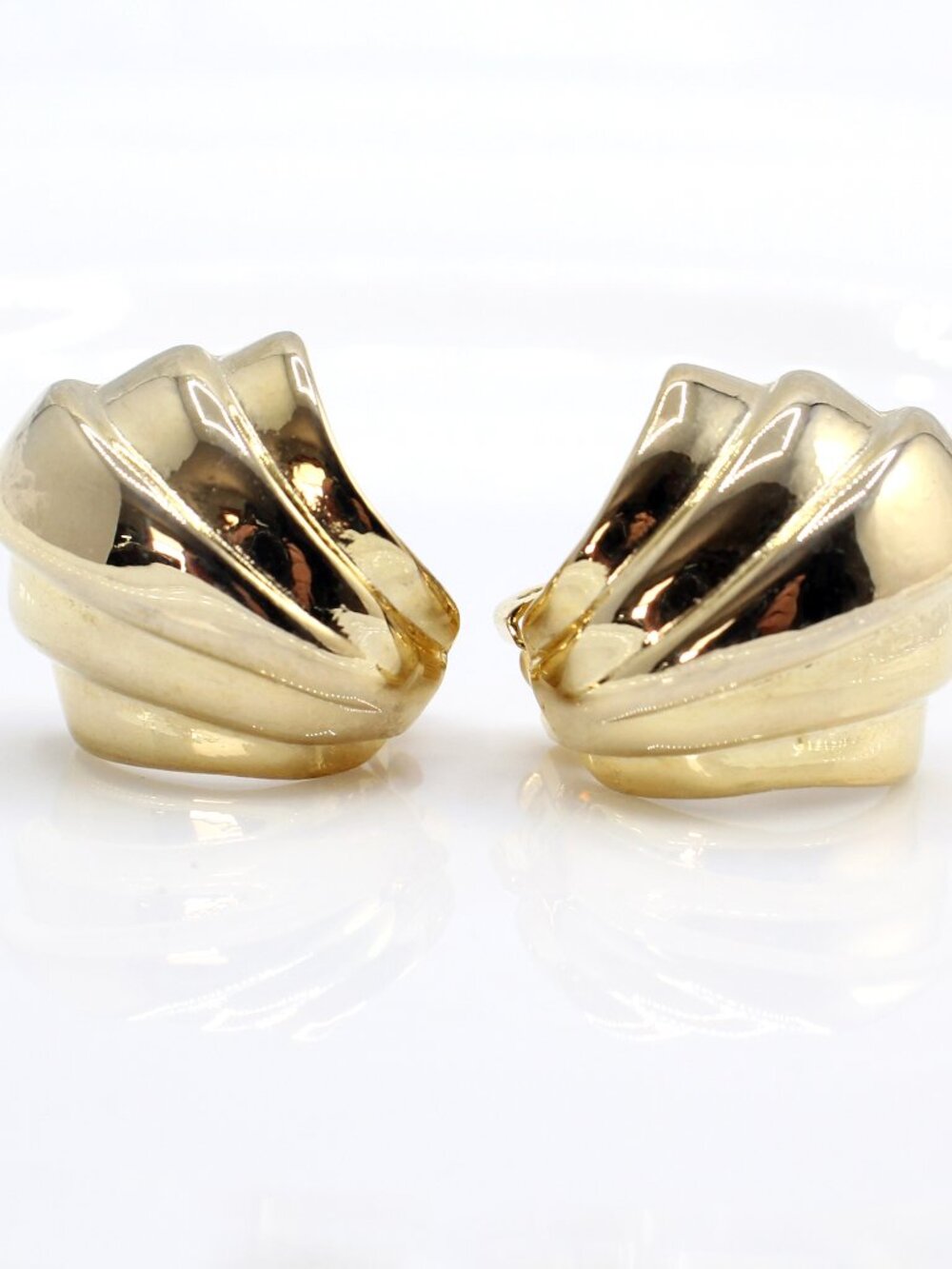 Vintage Gold Tone Shell Earrings, Chunky Clip‑On Statement Earrings,